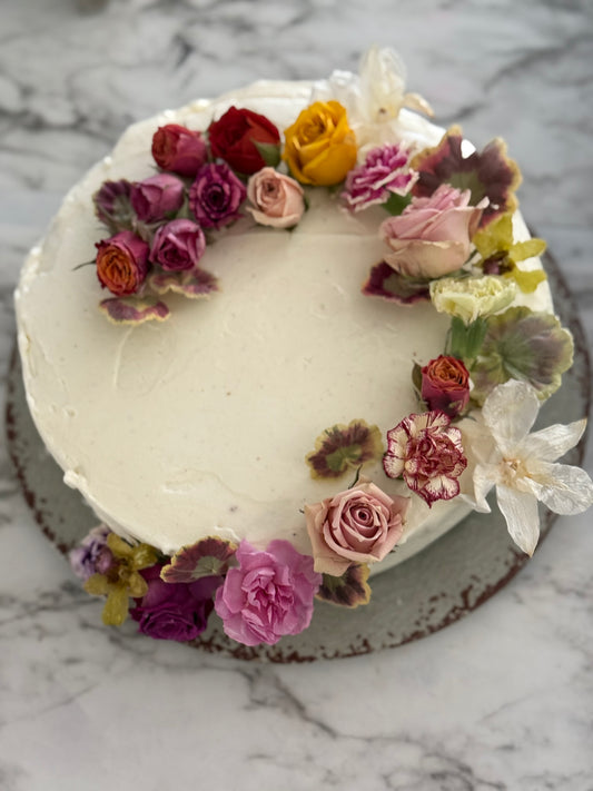 Freeze-Dried Edible Roses and Carnation Buds